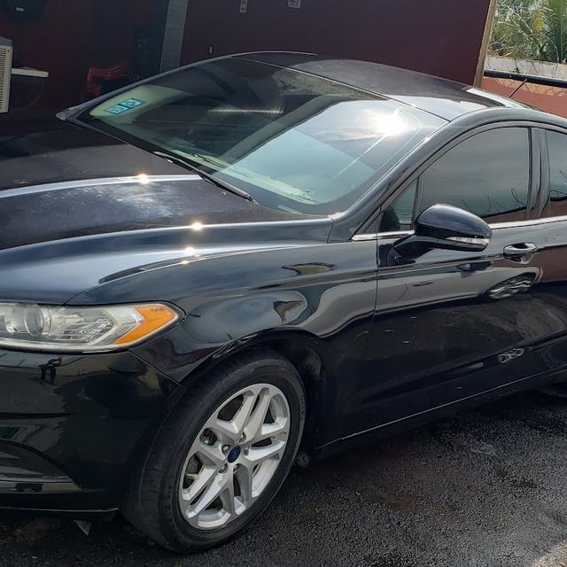 Black Ford Fusion