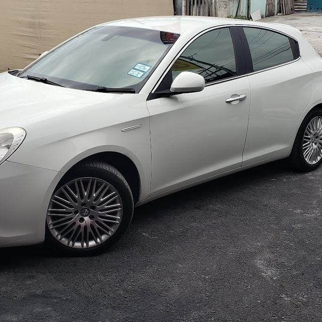White Alfa Romeo Giulietta